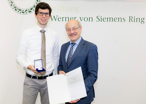 Werner-von-Siemens-Ring foundation honours doctoral student Andreas Dörr