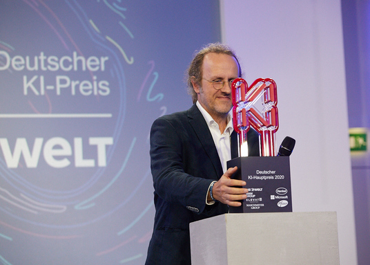 Bernhard Schölkopf gewinnt den Deutschen KI-Innovationspreis